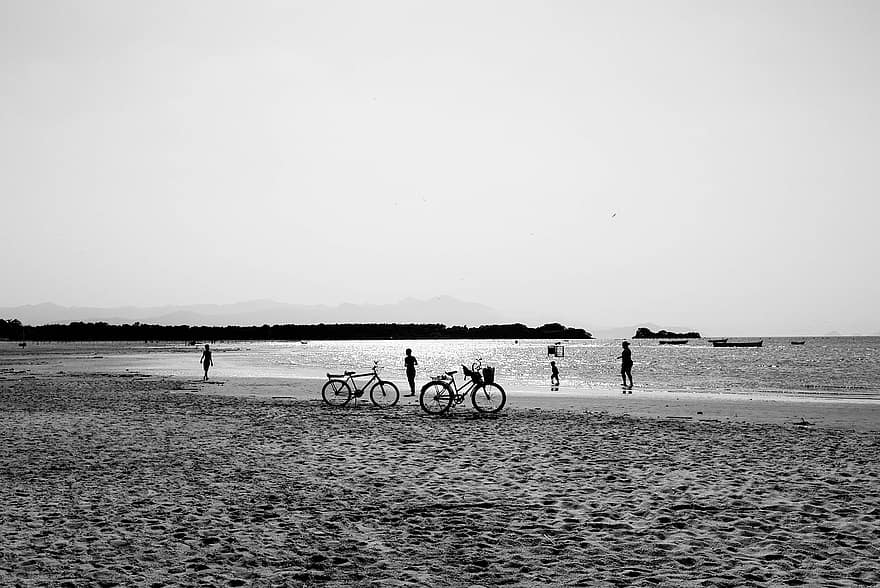 bike-people-silhouette-beach-water-sand-p-b-children-black-and-white