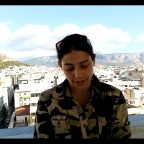 Η Ανδριάνα Μπιρμπίλη διαβάζει το ποίημά της «Υστερόγραφο»