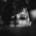 Εύα Ουσταμανωλάκη | Τα κλειστά μάτια της σιωπής