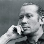 e. e. cummings | Η άνοιξη είναι…