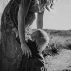 12 ποιήματα για τη Μητέρα