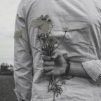 Μαίρη Φλώρου | Τρία ερωτικά χαΐκού για τον Απρίλη