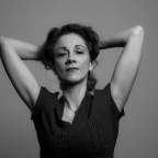 Η Μανίνα Ζουμπουλάκη στο Σαλόνι του BookSitting