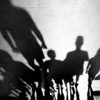 Δημήτρης Καρπέτης | Σκυμμένος