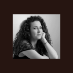 Η Βίκη Κοσμοπούλου στο Σαλόνι του BookSitting