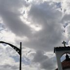 Πασχάλης Κατσίκας |  Επίγεια εμποροπανήγυρις