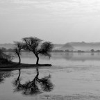 Άγγελος Ερατεινός | Κάτω απ’ τα σύννεφα
