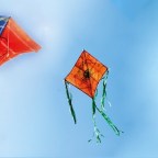 Paper Clouds / Paper Kites: Η ποίηση του χαρτιού σε πτήση