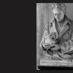 Johann Wolfgang von Goethe | Κατά την παρατήρηση του κρανίου του Σίλλερ (μτφρ. Αντώνης Κερασνούδης)